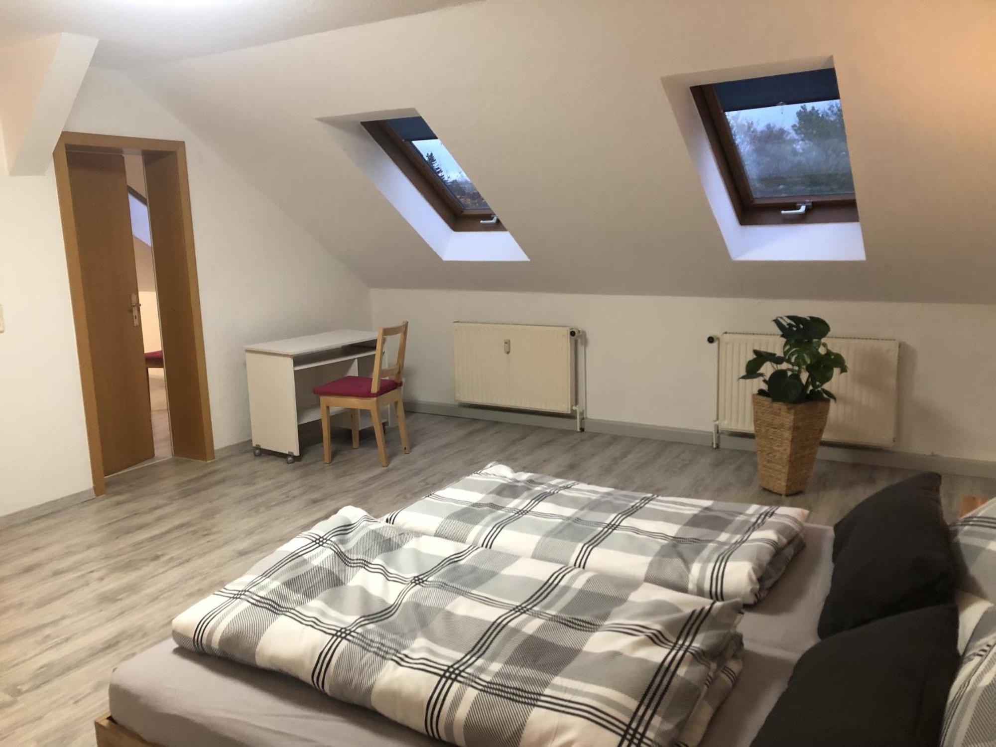 Moderne Vollmoeblierte Wohnung Zwickau Bagian luar foto